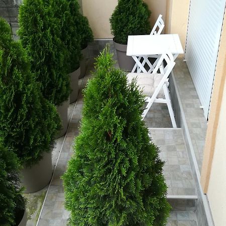 M4U Apartments Ni Kültér fotó